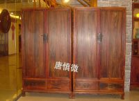 红酸枝两门大衣柜